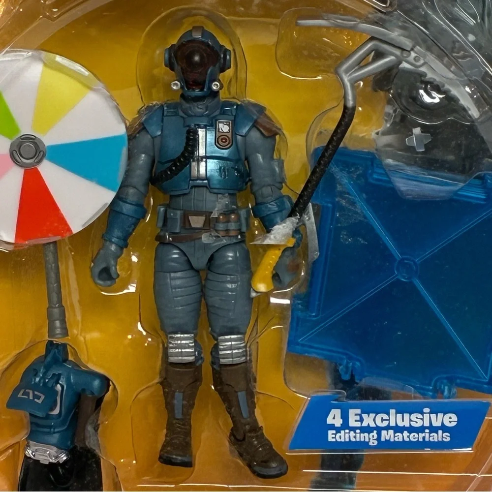 Fortnite THE VISITOR Early Game Survival Kit Figure Pack Action Figure NIP NEW